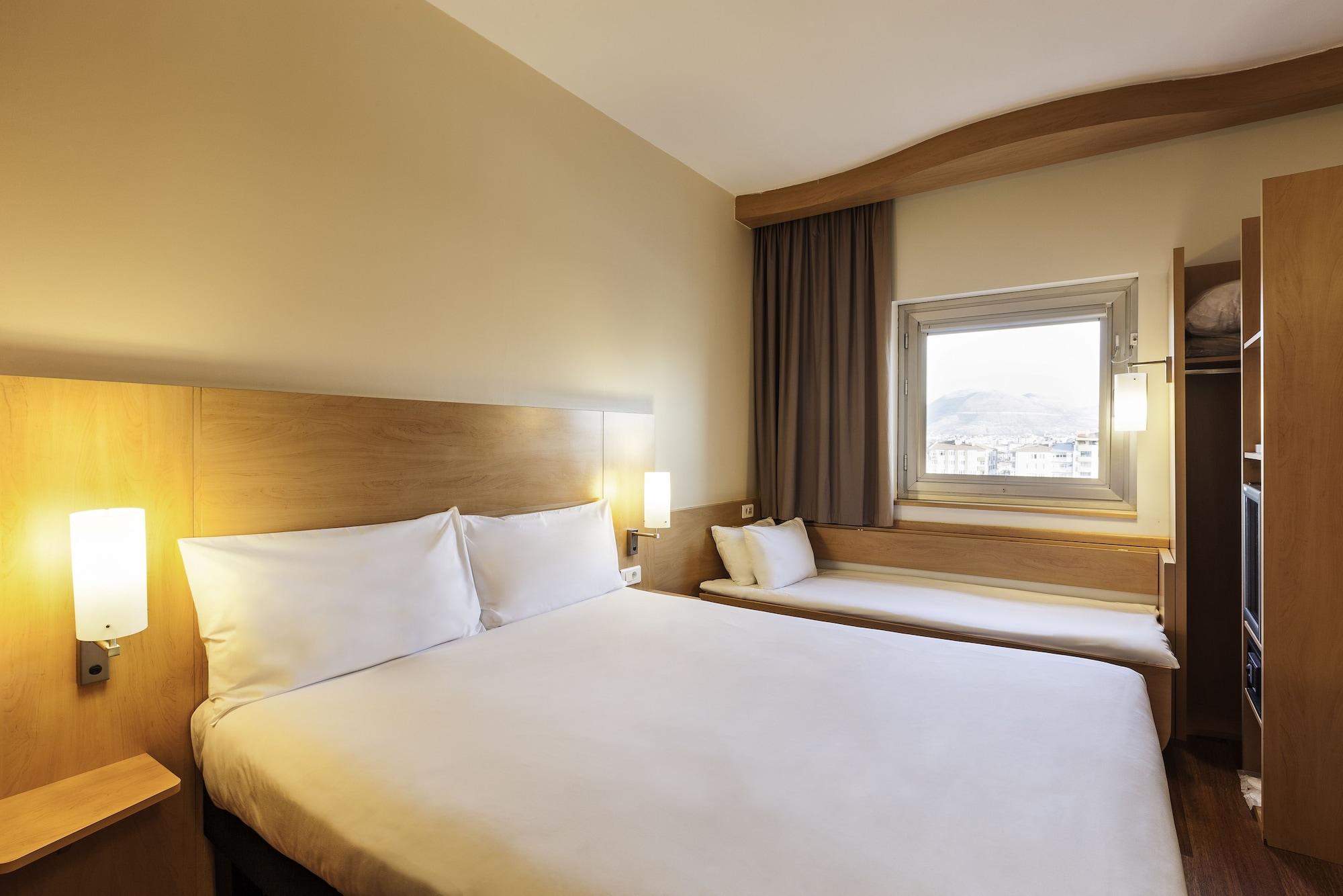 Hotel Ibis Providencia 3*